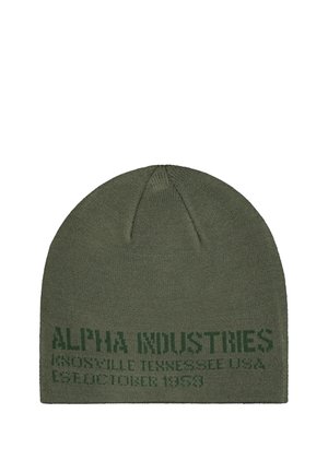 Groene gebreide muts met donkergroene tekst "Alpha Industries Knoxville Tennessee USA Established 1959" aan de onderkant.