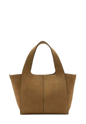 Sac cabas en daim marron avec anses larges et simple couture verticale sur le devant, présenté sur fond blanc.