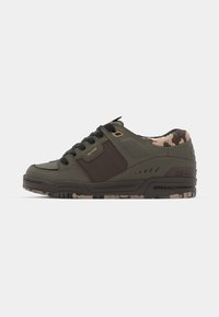 Unselected, mud