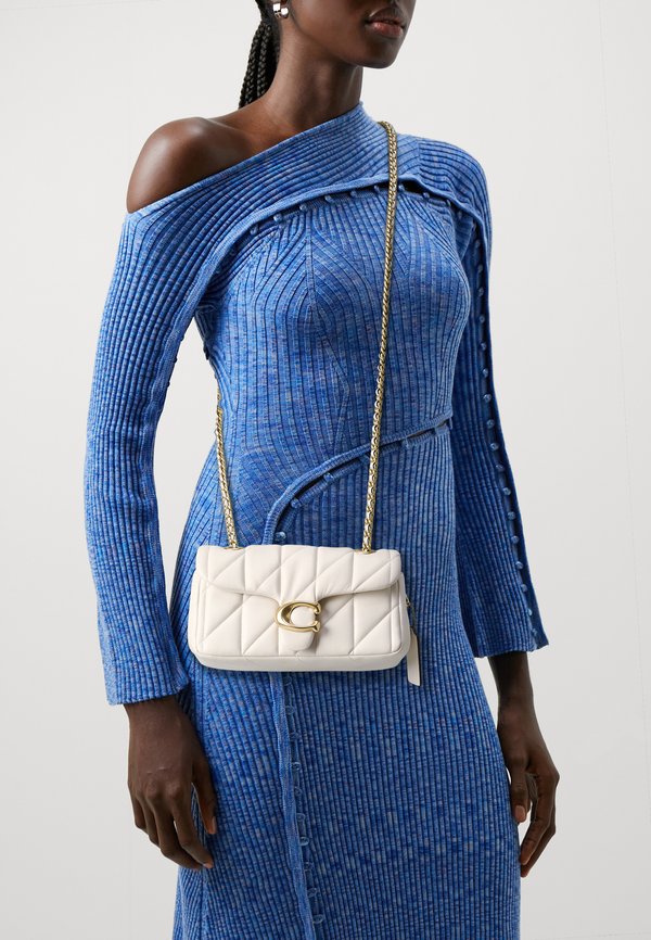 SHOULDER BAG WITH CHAIN - Cross body bag - chalk