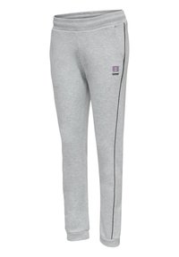 Jasnoszare spodnie dresowe z elastycznym paskiem, bocznymi kieszeniami, czarnym paskiem po bokach i małym fioletowym logo na lewym udzie.