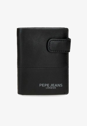 Cartera negra de cuero con cierre de presión y el logo "PEPE JEANS LONDON" grabado en la parte inferior frontal.