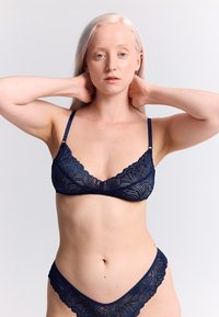 Erlich Textil FLUID BÜGELLOSER - T-shirt BH - mitternachtblau