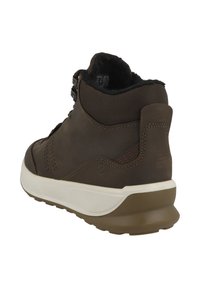 Bruine leren en mesh sneakerboot met een gevoerde kraag, textuuraccenten en een witte rubberen zool. Kenmerkt zich door een slank, rond ontwerp.