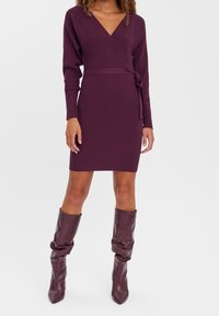Vero Moda Pletené šaty - bordeaux