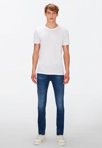7 For All Mankind Paxtyn Luxe Performance Plus jeans | Smart Closet