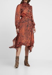 Topshop Petite Maxi šaty - red