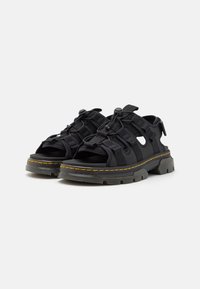 Dr. Martens TRACT XTRM UNISEX - Sandále na chodenie - black