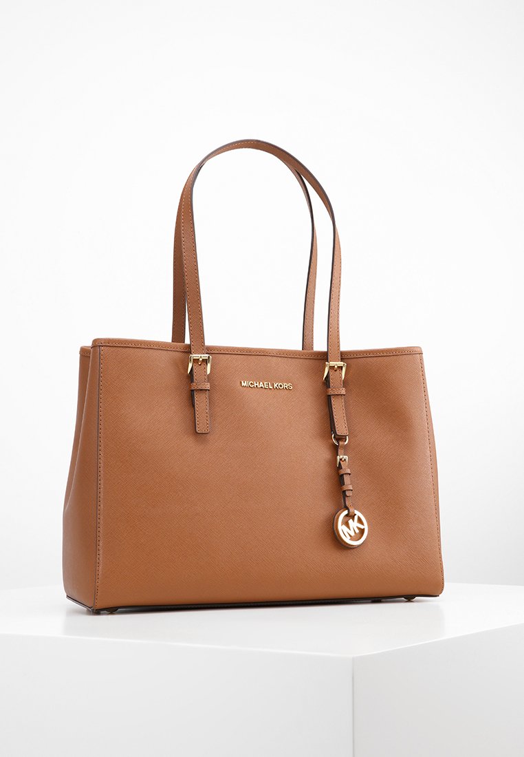 MICHAEL Michael Kors - JET SET TRAVEL  - Handtasche - cognac, Vergrößern