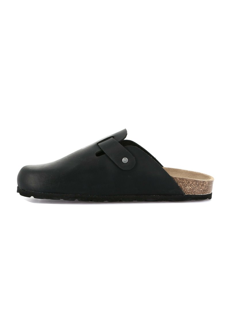 Zoccolo in gomma nera con soletta in sughero, dotato di punta arrotondata e fascia laterale con un piccolo bottone metallico. Suola testurizzata per una migliore aderenza.