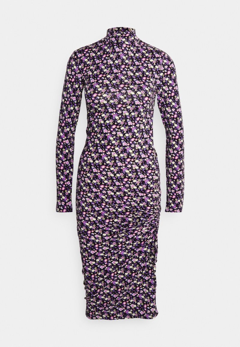 Robe moulante à manches longues et col montant avec un petit motif floral violet, rose et blanc sur fond noir.