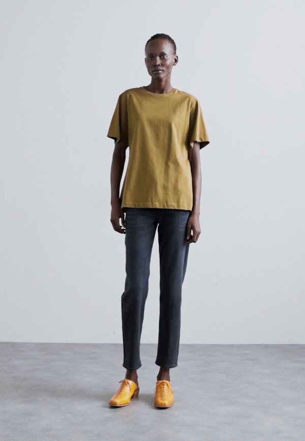 SIGNATURE ORGANIC TEE - Basic T-shirt - moss4
