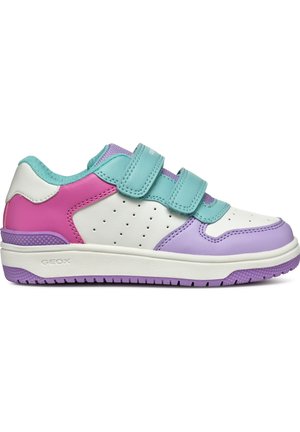 Sneaker in velcro bianco, teal, rosa e viola. Presenta dettagli perforati, punta rotonda e suola texturizzata. Marchio Geox sul lato.