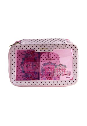 Cath Kidston, REGULAR FIT - TRAVEL ACCESSORIES SET - Travel accessory - pink hotel print