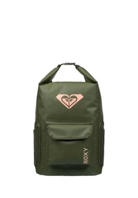 Sac à dos vert imperméable avec un design à rabat, poche avant, logo Roxy rose et poches latérales en maille. Texture lisse avec un matériau durable.