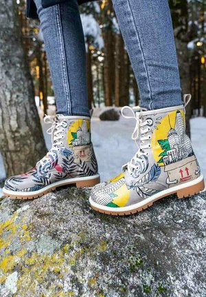 Dogo FRAGILE - Lace-up ankle boots - grau