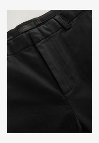 Sélectionné, black