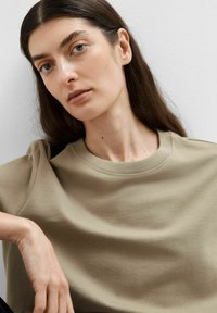 Selected Femme SLFESSENTIAL BOXY TEE - T-shirts basic - greige