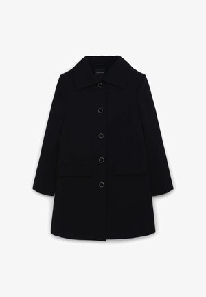 Schwarzer Mantel mit großem Kragen, vorderer Knopfverschluss, zwei Seitentaschen und minimalen Nähten. Hergestellt aus einem glatten Stoff mit strukturierter Passform.