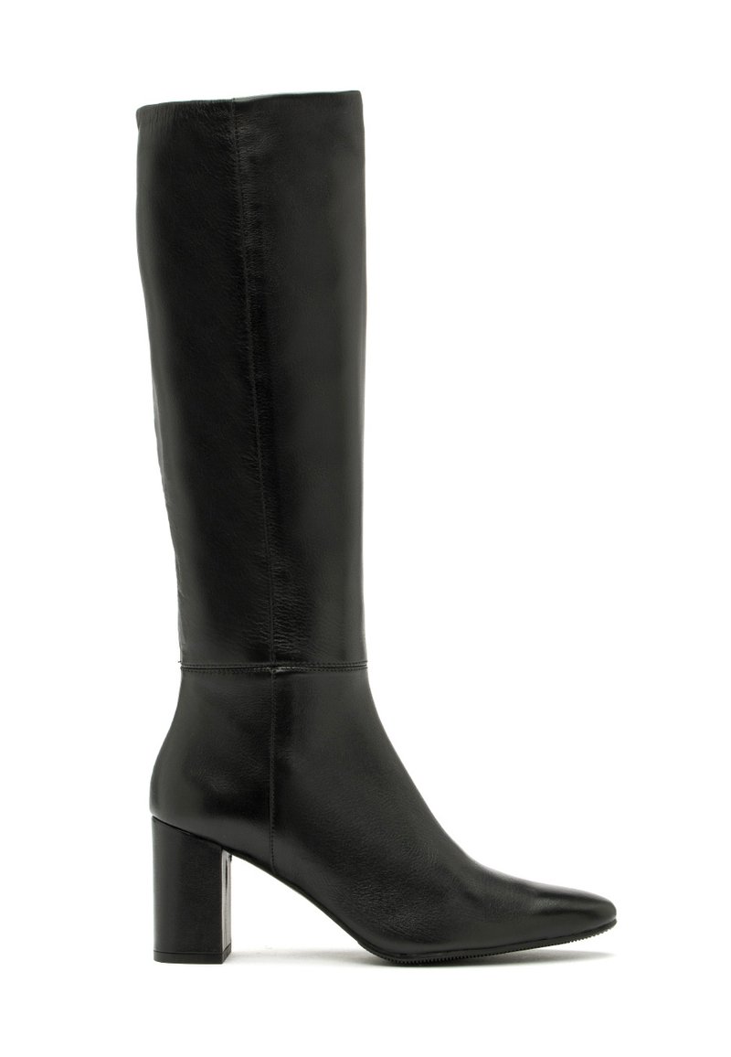 Czarne skórzane botki do kolan z kwadratowym noskiem i blokowym obcasem. Gładka tekstura, minimalistyczny design i bezszwowe wykończenie.