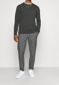 Redefined Rebel Chino kalhoty - grey denim