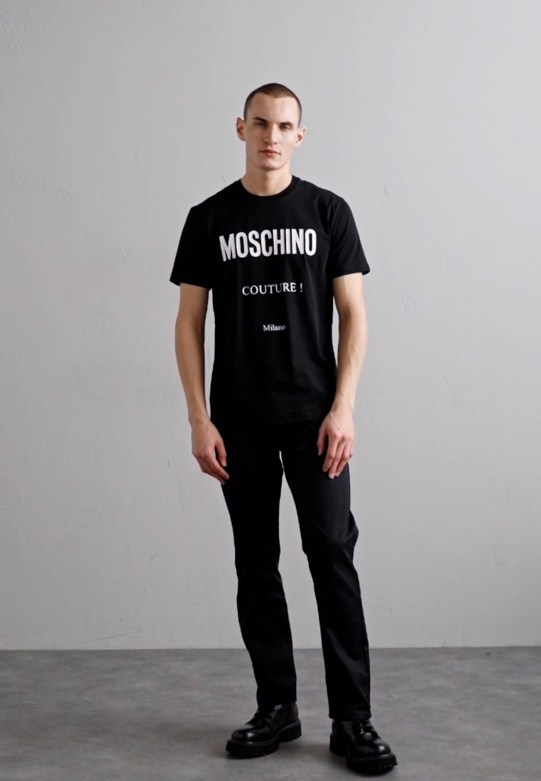 Tシャツ・カットソー MOSCHINO Men T Shirts 072002411555 Black Moschino Black Men's T-shirt | yoox | REVERSIBLE