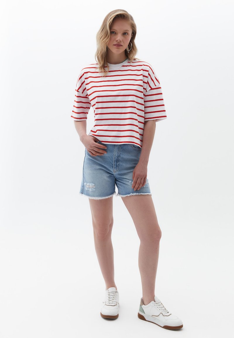 Damen T-Shirts | OXXO OVERSIZE T-Shirt print red stripe/rot - KO41688 Damen T-Shirts | OXXO OVERSIZE T-Shirt print red stripe/rot - KO41688