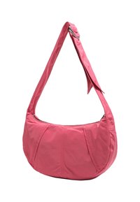 Różowa torba z nylonu o zaokrąglonym kształcie, z regulowanym paskiem na ramię i zamkiem błyskawicznym. Posiada detal w formie fałd na przedniej stronie.