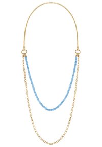 Guldtonet halskæde med to strenge; den ene har små lyseblå perler, og den anden består af aflange kædelinker.