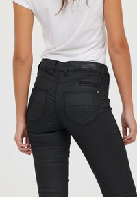 Lee Cooper JANA - Jean slim - noir