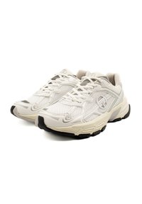 Leichte Laufschuhe mit einem Obermaterial aus Mesh in Beige und Weiß, strukturierten Mustern und einer schwarzen Gummi-Außensohle für besseren Halt.