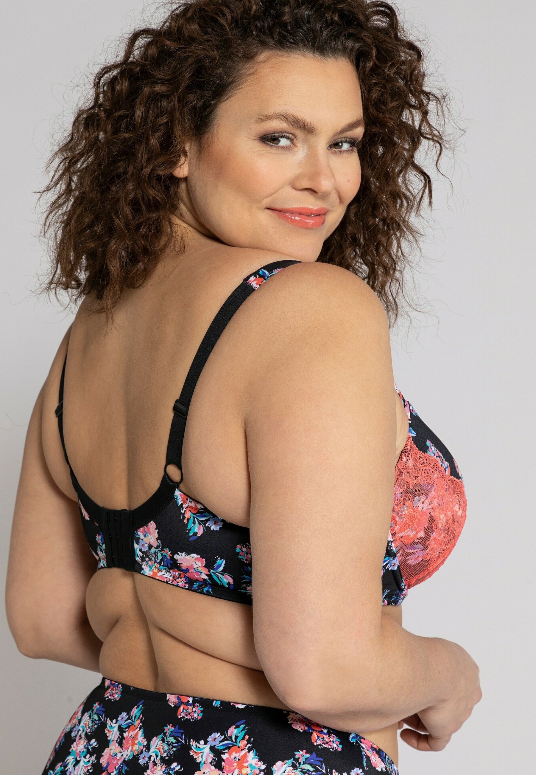 Ulla Popken LARISSA, FLORAL PRINT, SOFTCUPS - Underwired bra -  schwarz/multi-coloured - Zalando.de