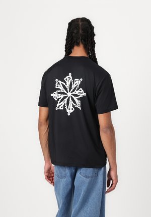 T-shirt con stampa - black
