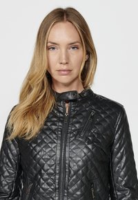 Koroshi Giacca in similpelle - black