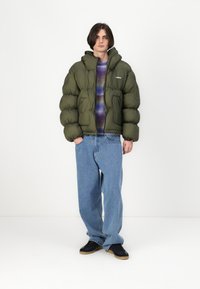 LOW LIGHTS STUDIOS® VELA PUFFER JACKET UNISEX - Vinterjakke - khaki