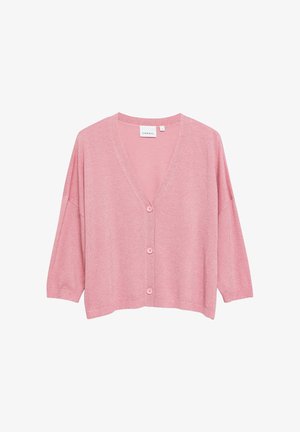 Cardigan corto rosa con scollo a V, tre bottoni frontali, maniche lunghe e una morbida texture leggera a maglia.