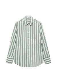 Chemise à manches longues boutonnée avec des rayures verticales vert clair et blanc et une poche poitrine unique sur fond blanc.