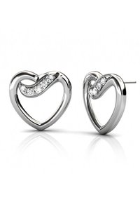 Orecchini a forma di cuore in argento presentano un design liscio e lucido con un accentuazione a onda e dettagli in pietra trasparente lungo il bordo interno.