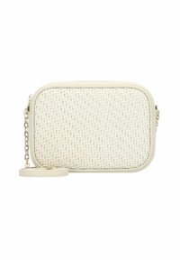 Geweven witte tas met een rechthoekige vorm, gladde leren afwerking en een afneembare kettingriem. Compact met gestructureerde details op het oppervlak.