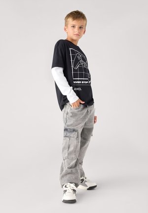 Terranova, T-SHIRT CON STAMPA ROYALTIES - Maglietta a manica lunga - nero