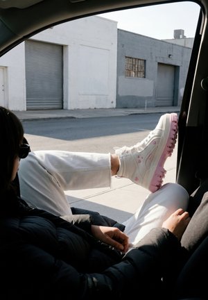 Buffalo, ASPHA NC MID - Gležnjače s platformom - white rose