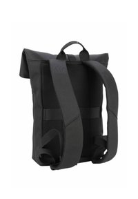 Zaino nero con design a risvolto, realizzato in materiale durevole. Presenta spallacci imbottiti e un pannello in rete, offrendo una forma strutturata.