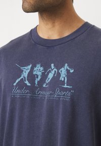 Under Armour ATHLETES  - T-shirts print - washed navy/blue smoke