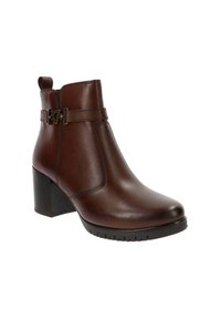 Bottines en cuir brun avec un talon carré, présentant une sangle décorative et un détail de boucle, un côté texturé et une semelle en caoutchouc pour une meilleure adhérence.