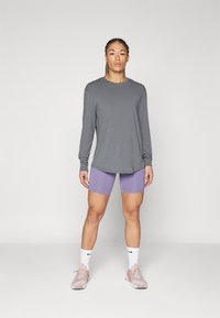 Nike Performance ONE SHORT - Tajice - daybreak/black