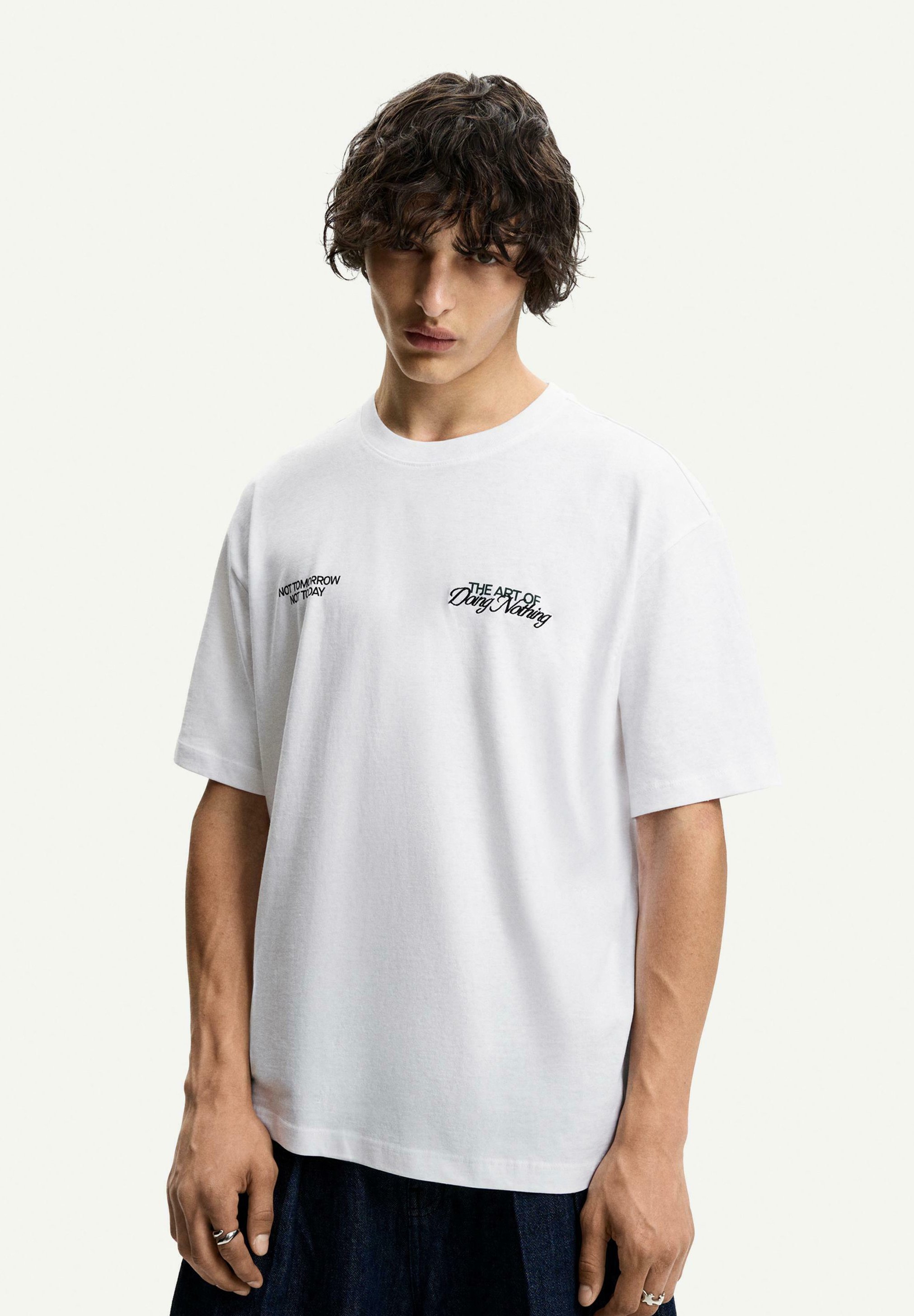 Tシャツ・カットソー COVERNAT Baegijitak Graphic T-Shirt White Bershka Print T-shirt - white - Zalando