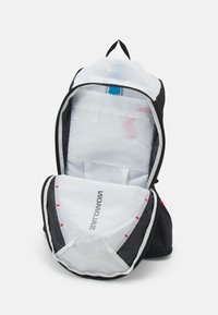 Salomon CROSS 8 - Hátizsák - white/black