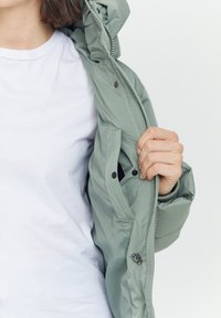 Thumbnail Image 5