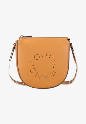 Oranje gestructureerde leren crossbody-tas met geperforeerd logo, cirkelvormig ontwerp en verstelbare riem met patroon. Ritssluiting aan de bovenkant.