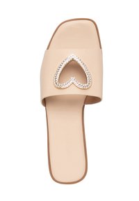 Nude slide-sandaal met een brede band en een hartvormige uitsnede versierd met kleine heldere rhinestones, platte zool.